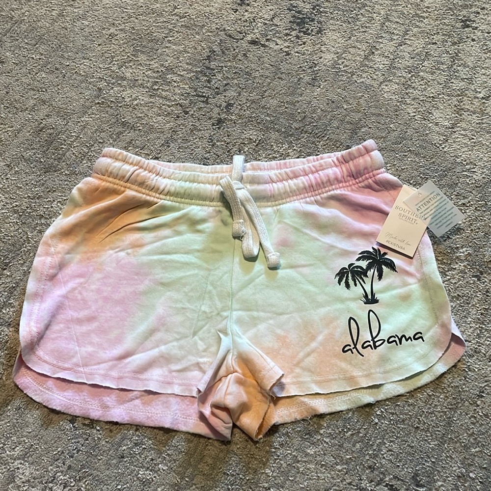 NWTs Southern Spirit Ladies tie-dye soft shorts  Orange Beach, Alabama Sz L